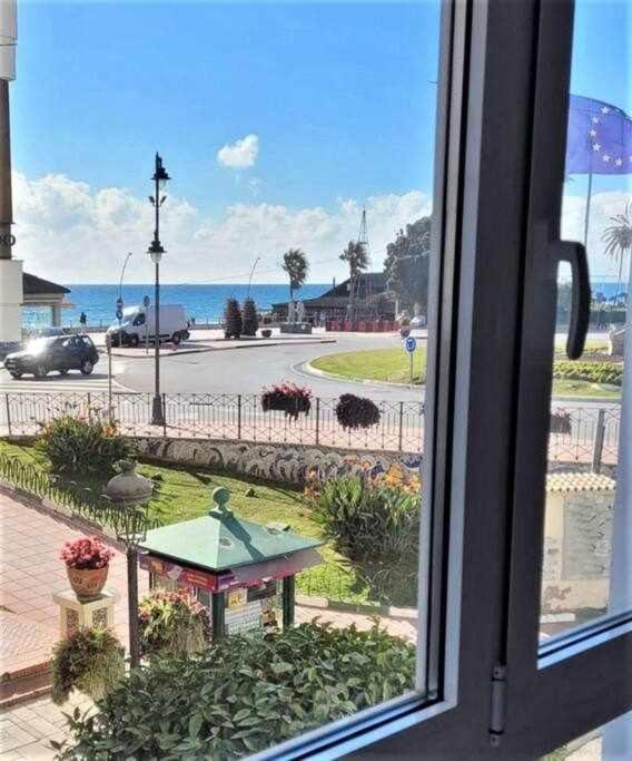אסטפונה XV Apartamentos Morales & Arnal מראה חיצוני תמונה